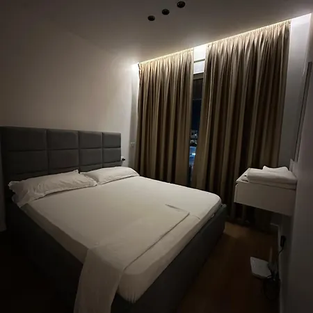 Renas 5 Apartment